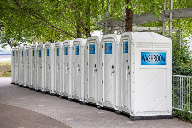 Best Portable restroom trailer rental  in Blue Jay, OH